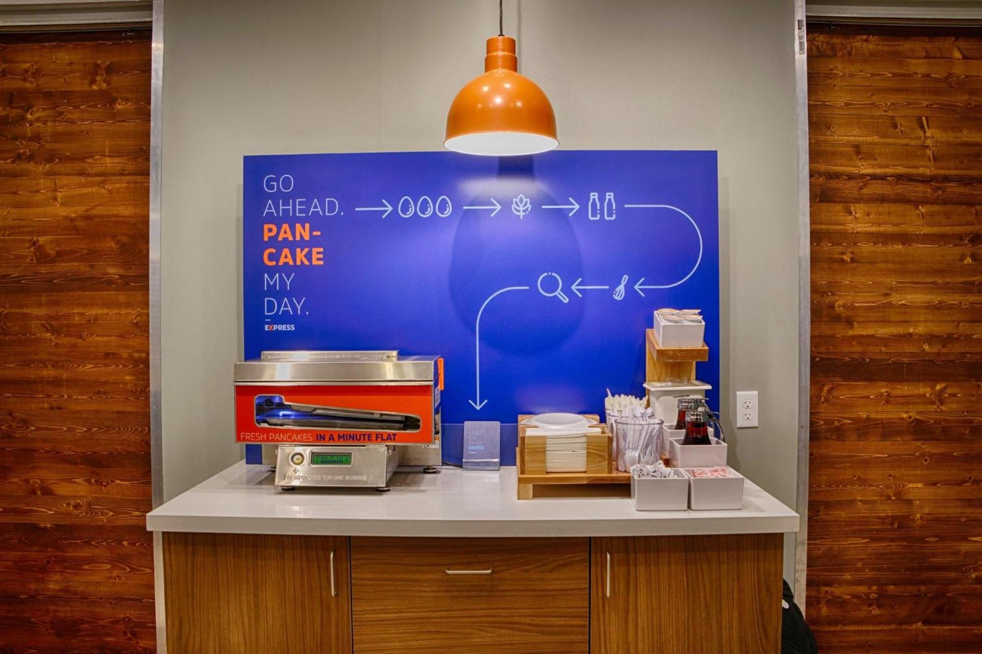 Holiday Inn Express & Suites Austin Airport East By Ihg エクステリア 写真
