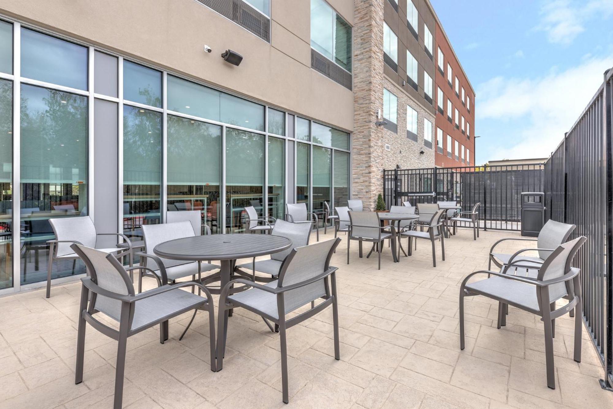 Holiday Inn Express & Suites Austin Airport East By Ihg エクステリア 写真