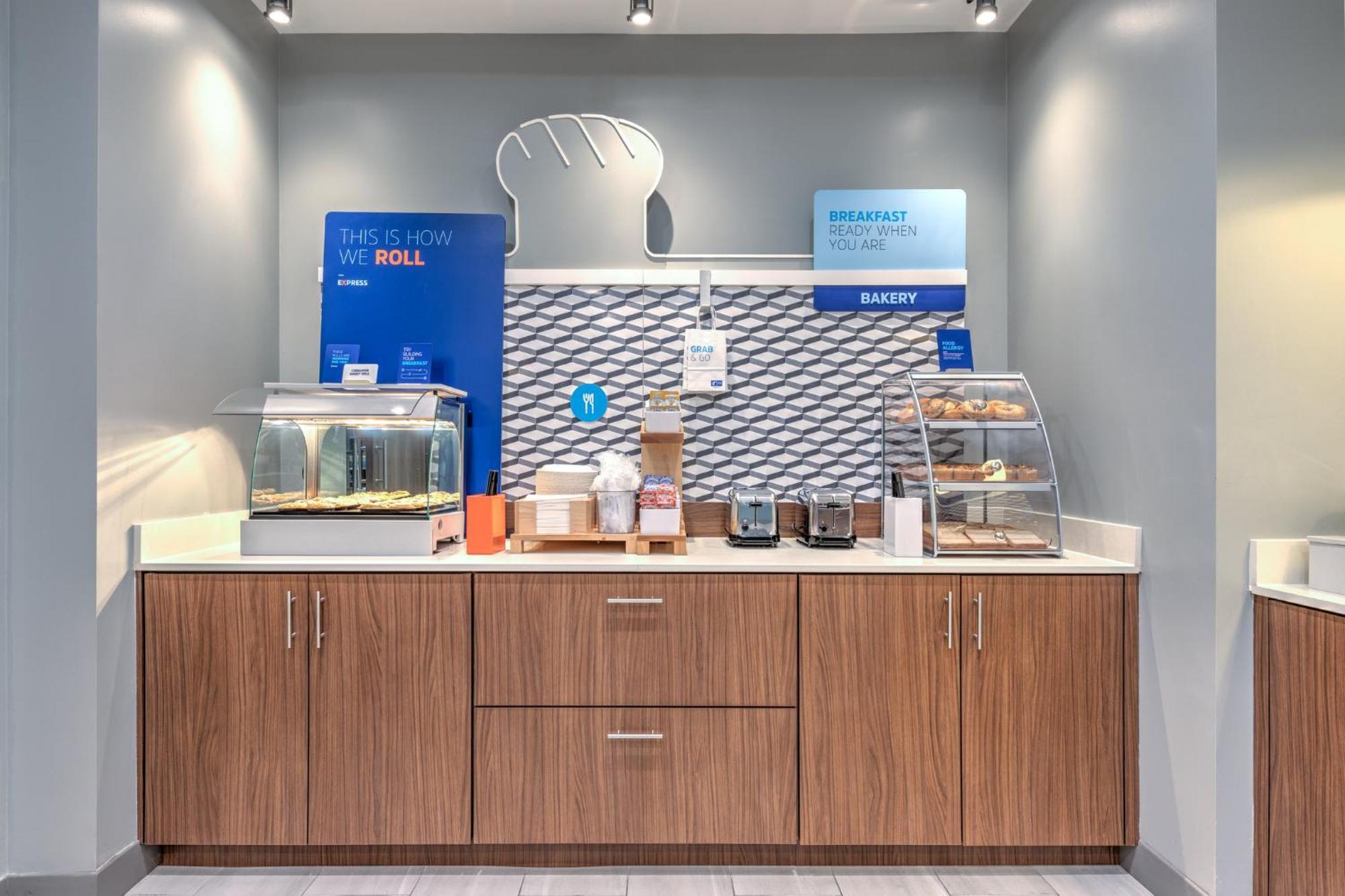 Holiday Inn Express & Suites Austin Airport East By Ihg エクステリア 写真