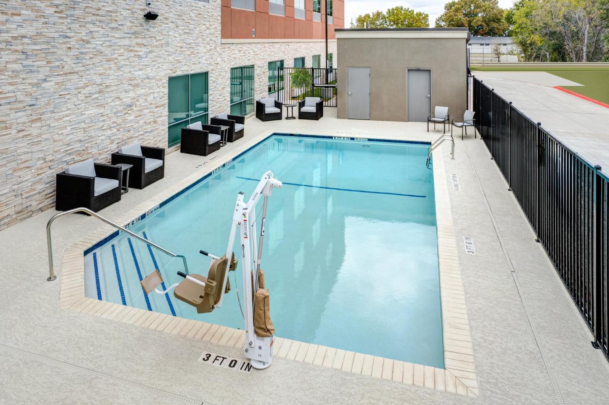 Holiday Inn Express & Suites Austin Airport East By Ihg エクステリア 写真