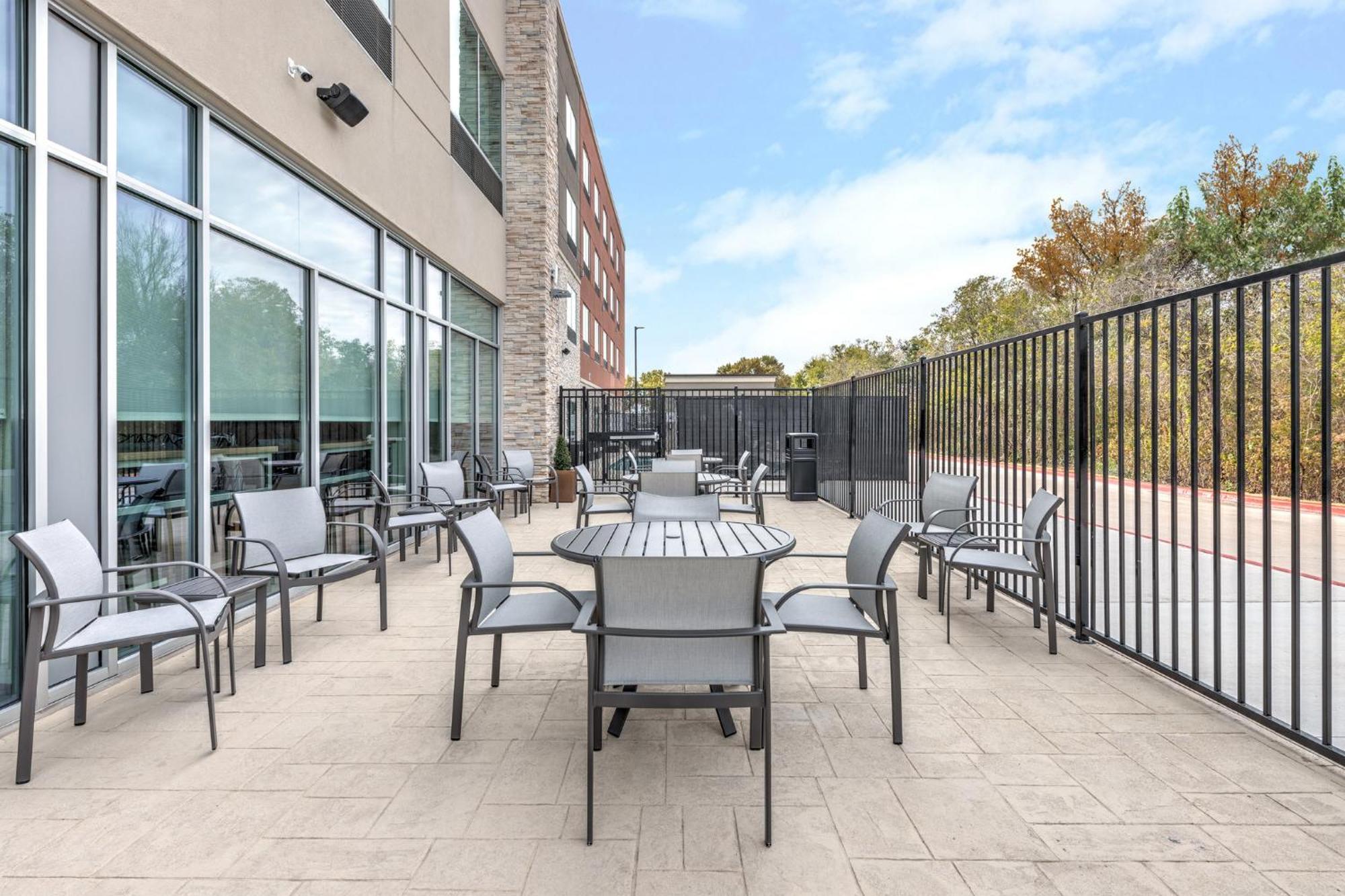 Holiday Inn Express & Suites Austin Airport East By Ihg エクステリア 写真