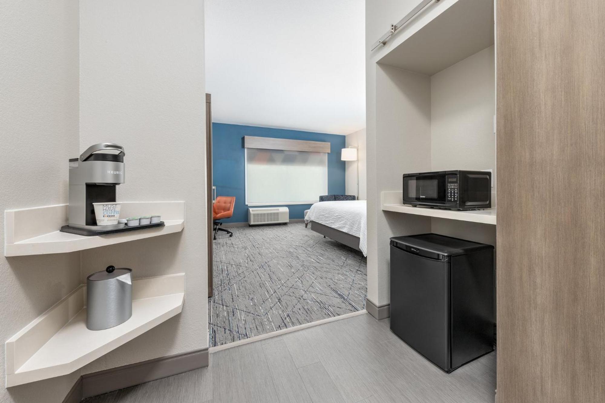 Holiday Inn Express & Suites Austin Airport East By Ihg エクステリア 写真