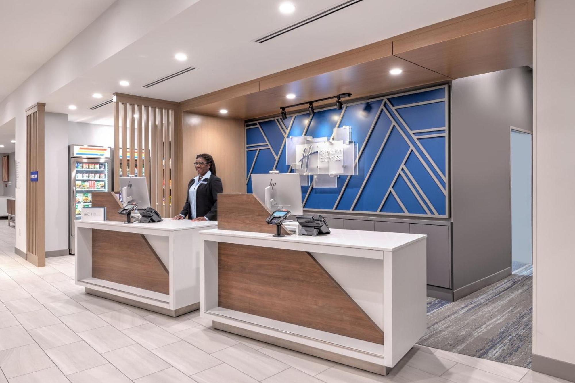 Holiday Inn Express & Suites Austin Airport East By Ihg エクステリア 写真
