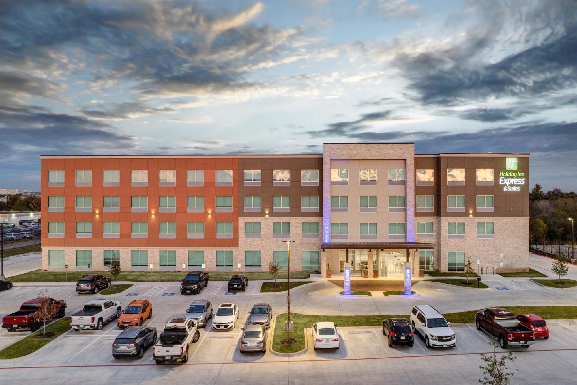 Holiday Inn Express & Suites Austin Airport East By Ihg エクステリア 写真