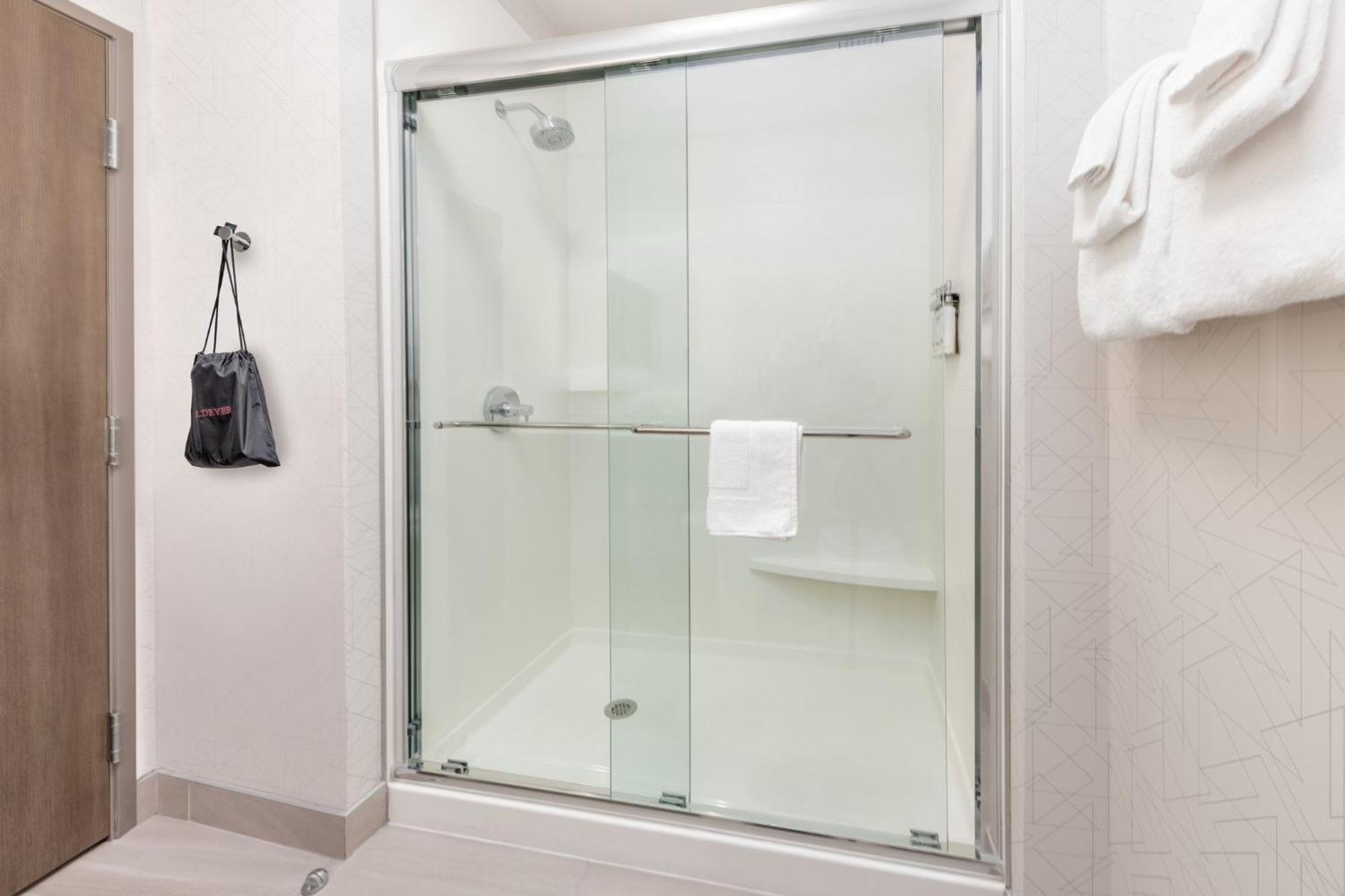 Holiday Inn Express & Suites Austin Airport East By Ihg エクステリア 写真