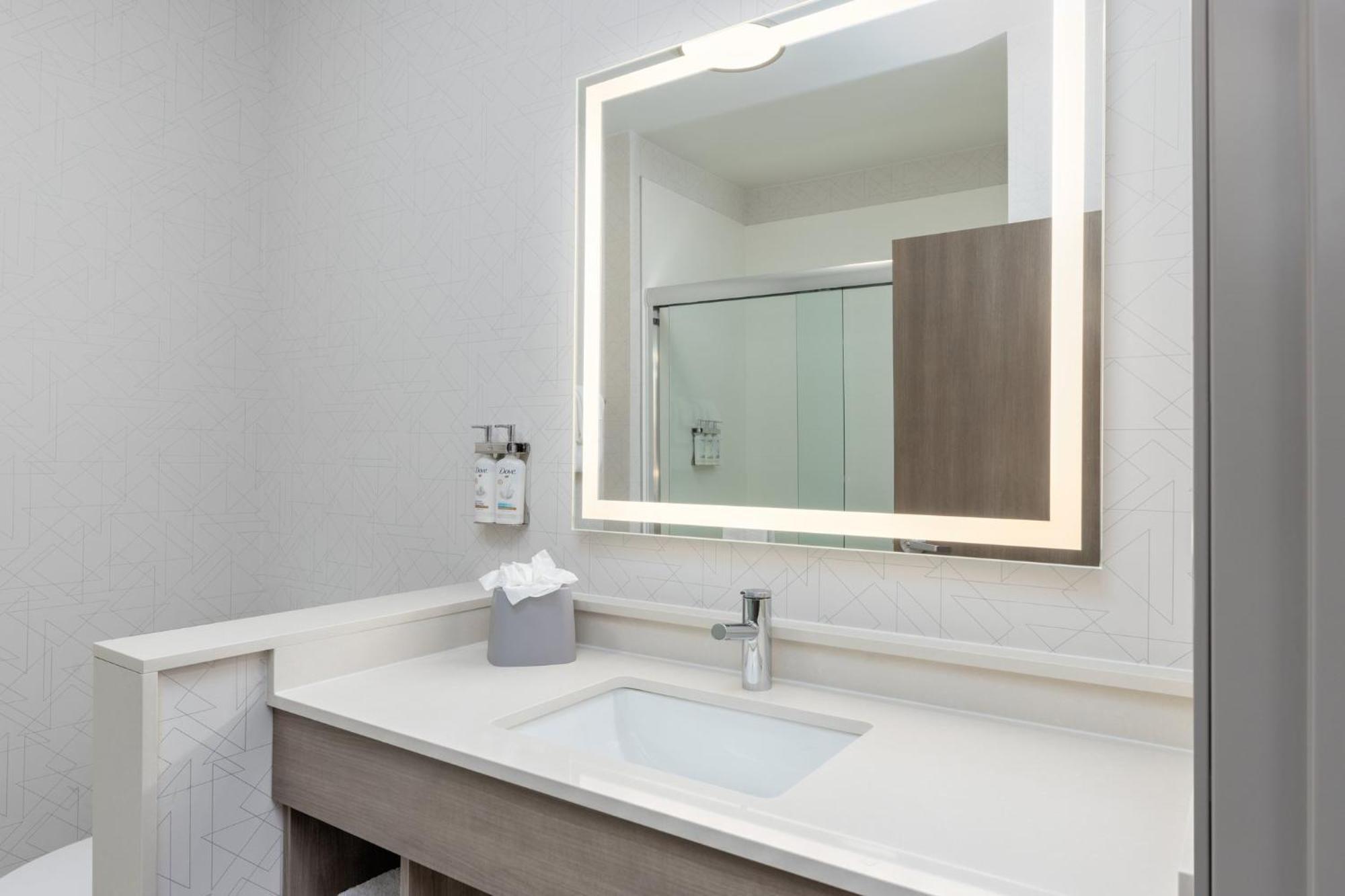 Holiday Inn Express & Suites Austin Airport East By Ihg エクステリア 写真