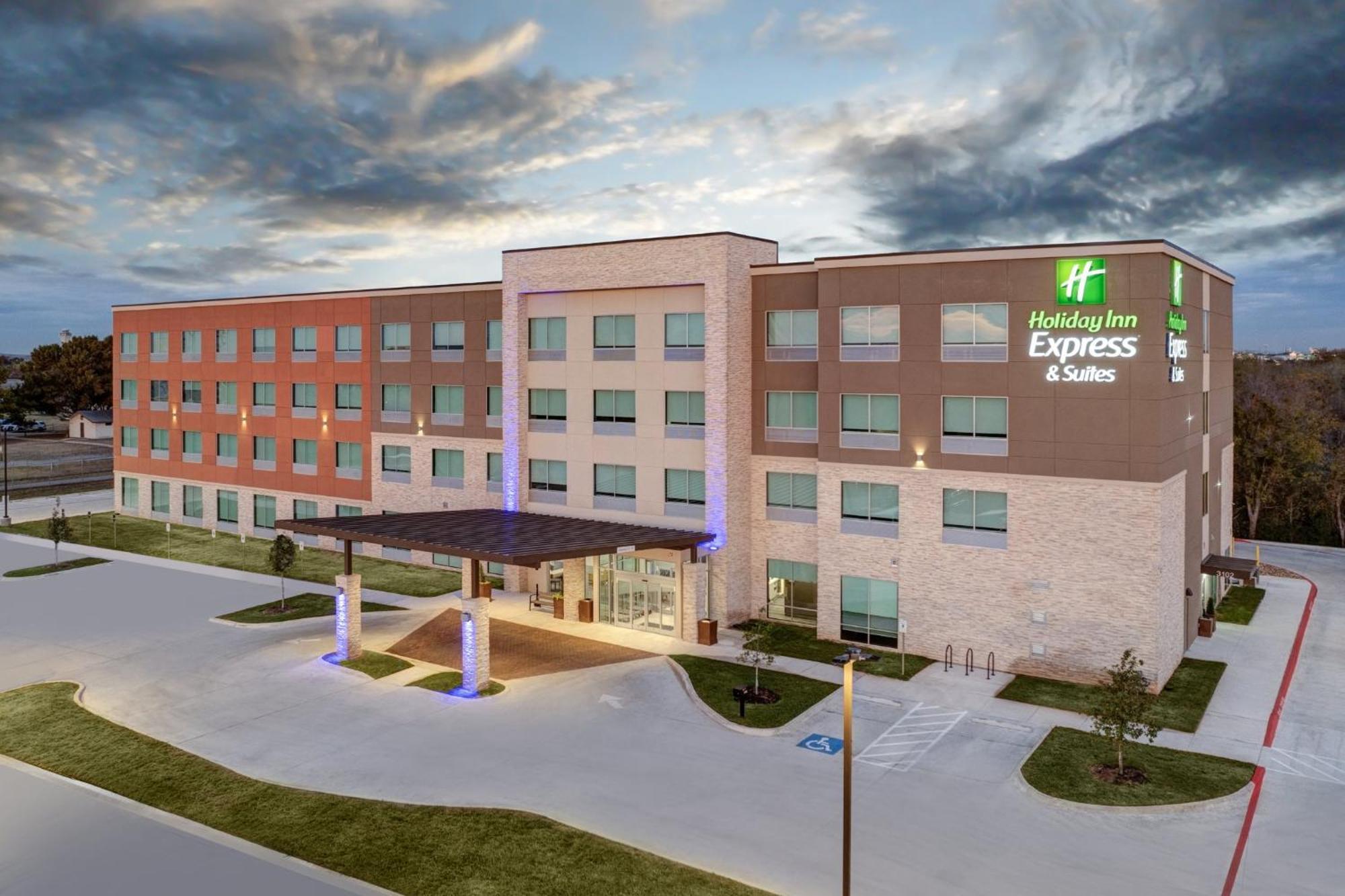 Holiday Inn Express & Suites Austin Airport East By Ihg エクステリア 写真